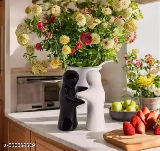 Premium Ceramic Hugging Couple Salt & Pepper Shaker Set